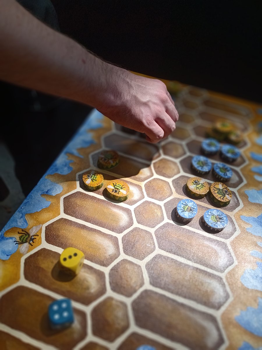 “Ludus Duodecim Scriptorum” (Game of the Twelve Markings) - Roman Bee Board Game Featuring Winter Bees, Summer Bees and Honeycomb - Gameplay - Hand Painted by Imogen Smid